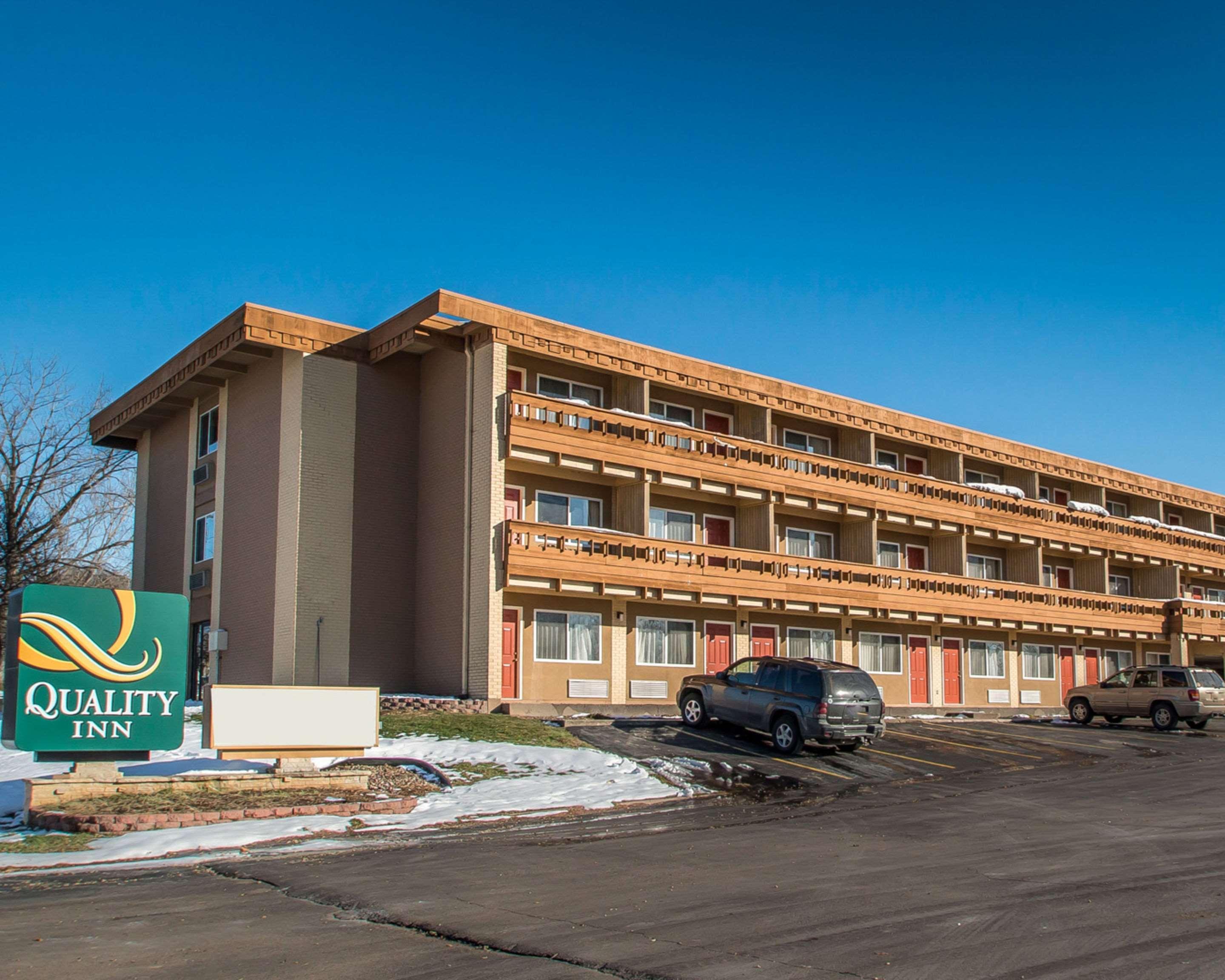 Quality Inn East Dubuque Eksteriør billede