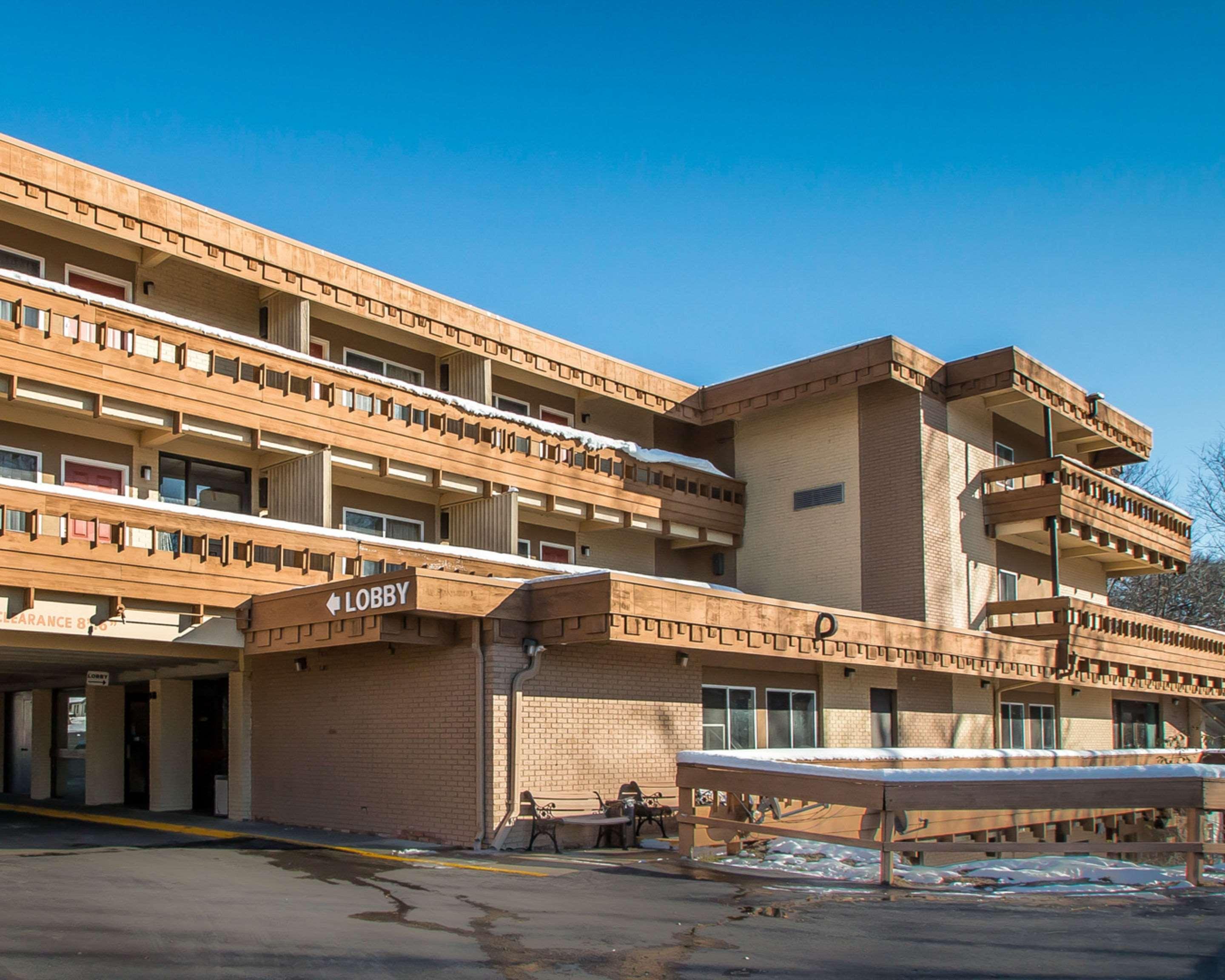 Quality Inn East Dubuque Eksteriør billede