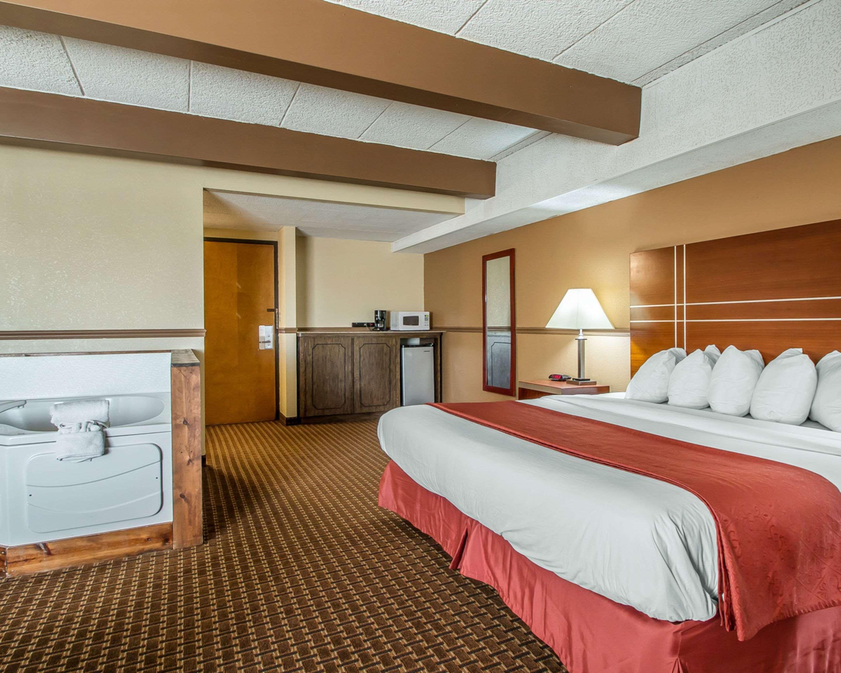 Quality Inn East Dubuque Eksteriør billede