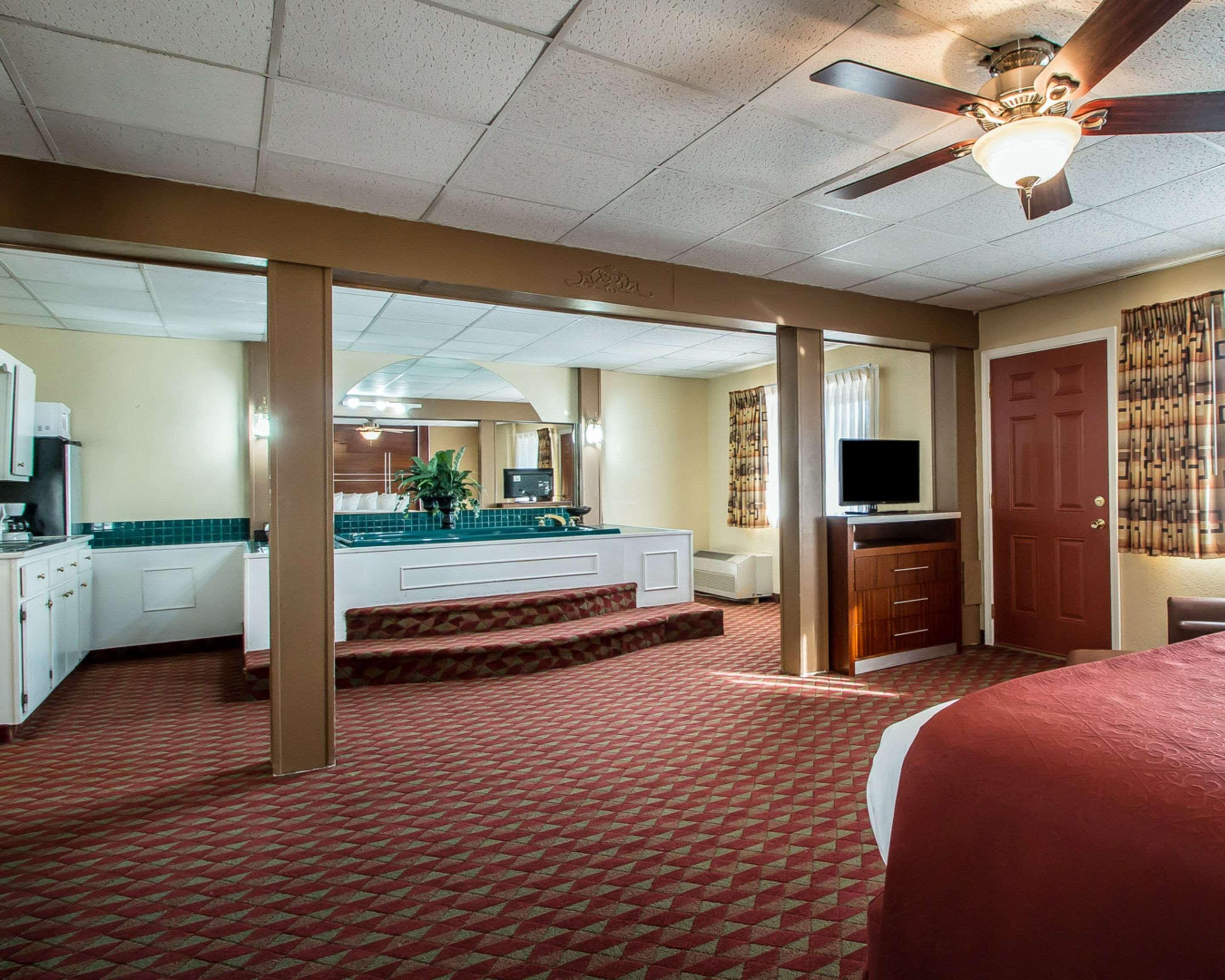 Quality Inn East Dubuque Eksteriør billede