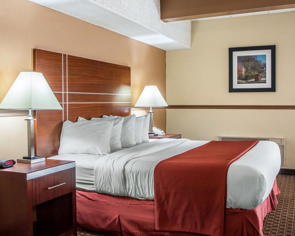 Quality Inn East Dubuque Eksteriør billede